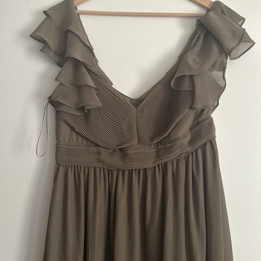 Birdy Grey Michelle Chiffon Dress in Green - Picture 2 of 8